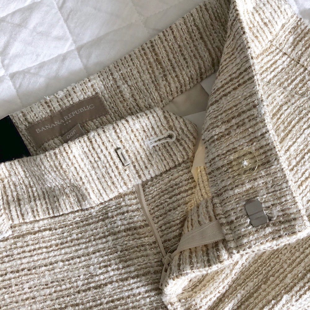 SOLD Banana Republic Size 00P Shorts NWT